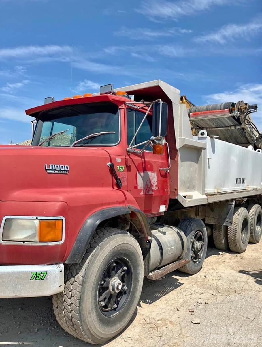 Ford L9000 Tankbiler
