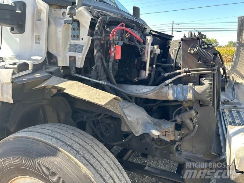 GMC C7500 Bilmontert lift
