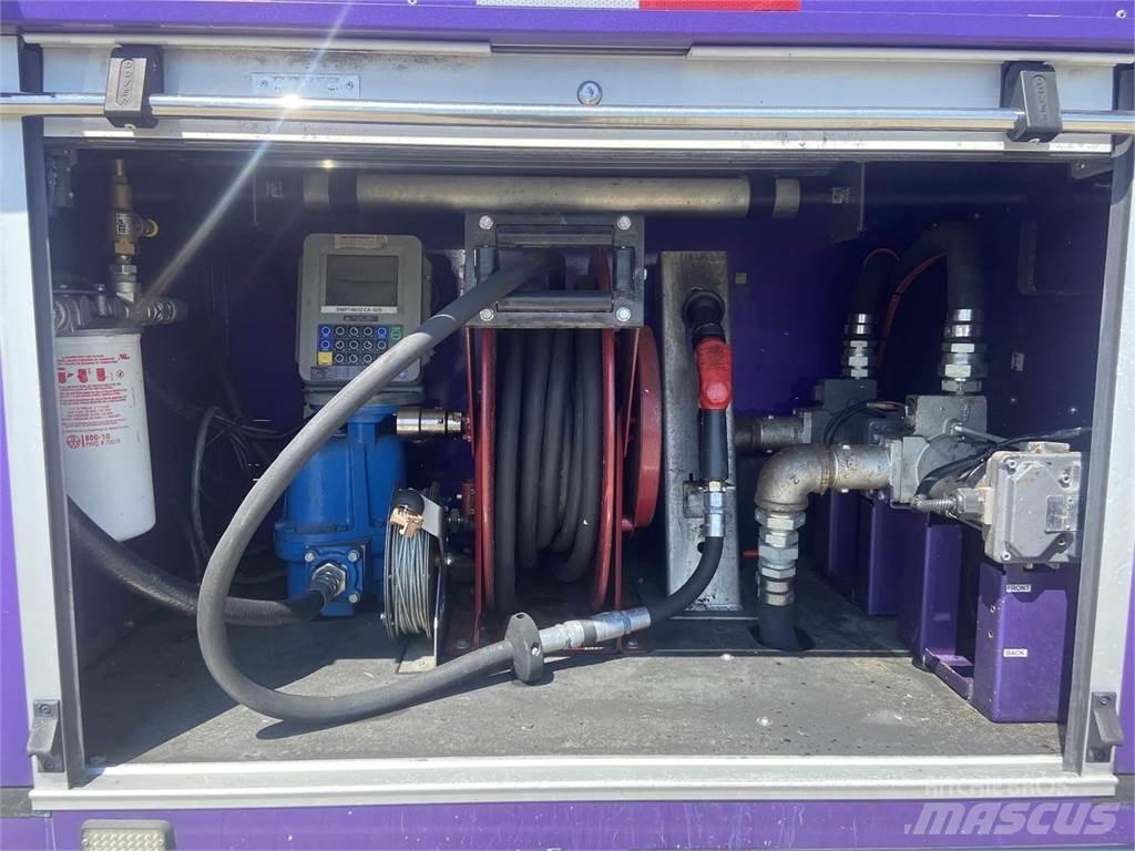 Isuzu NQR Tankbiler