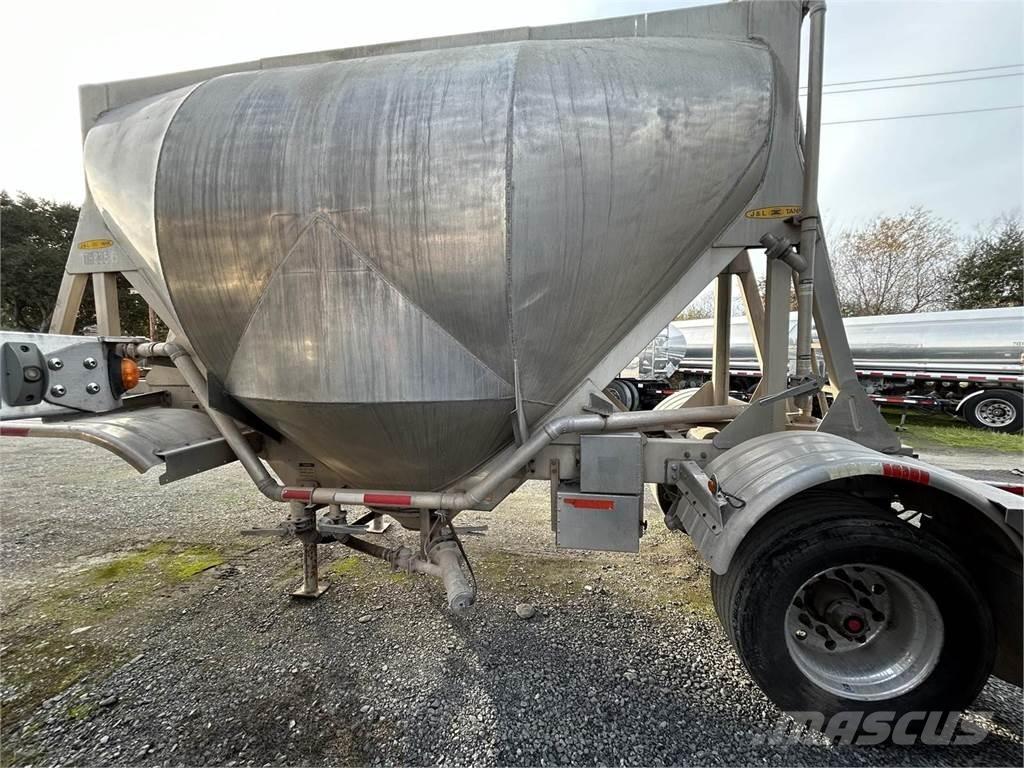  J & L Tanktrailere