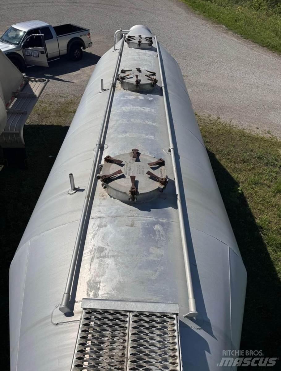  J & L Tanktrailere