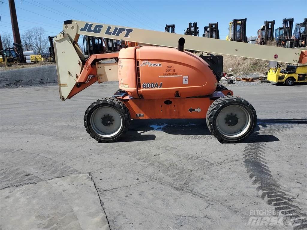 JLG 600AJ Leddede bomlifter