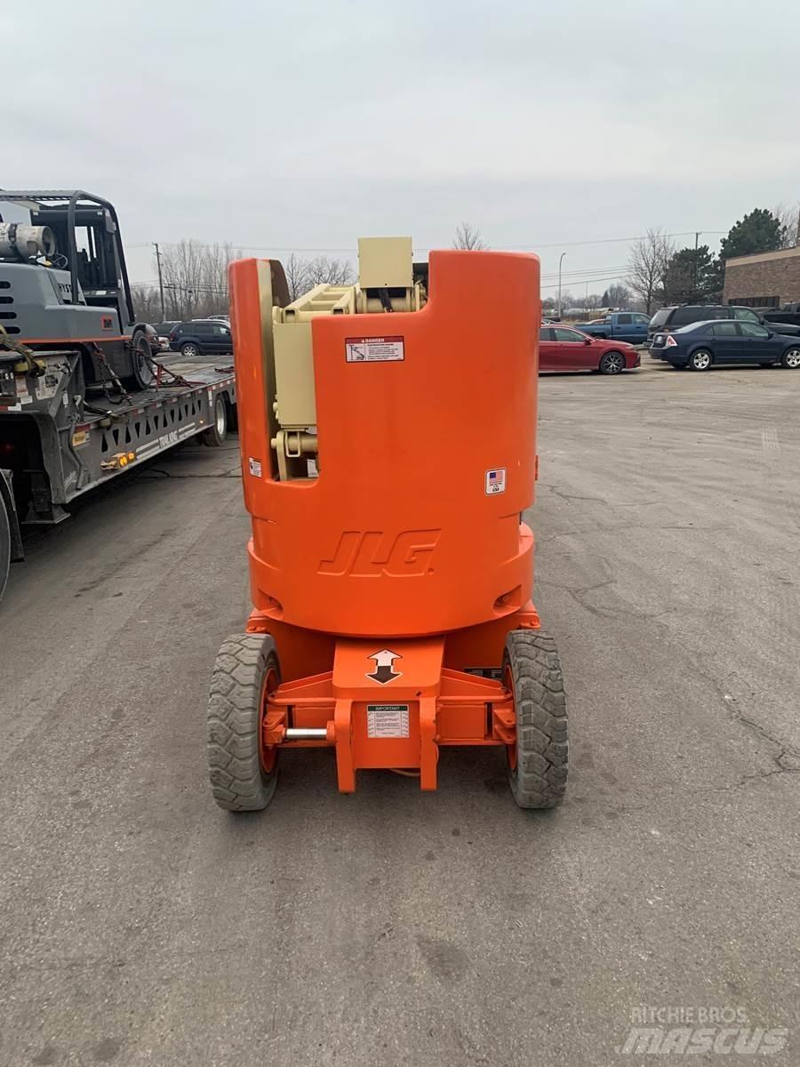 JLG E300AJ Personløftere