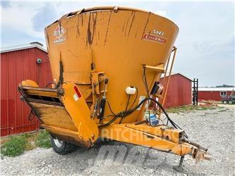 Kuhn 5143 Blande- og fôringsmaskiner
