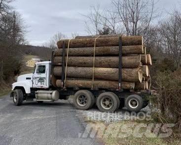 Mack CH613 Tømmerbiler