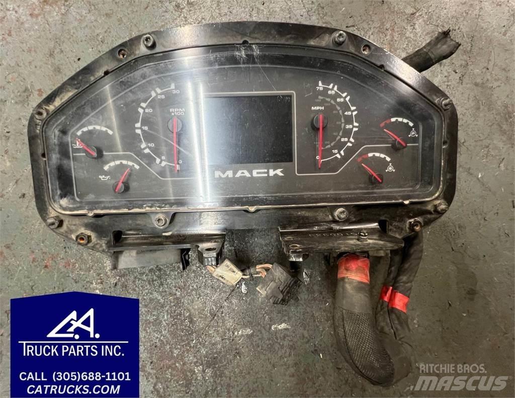 Mack LE612 Transport - Annet