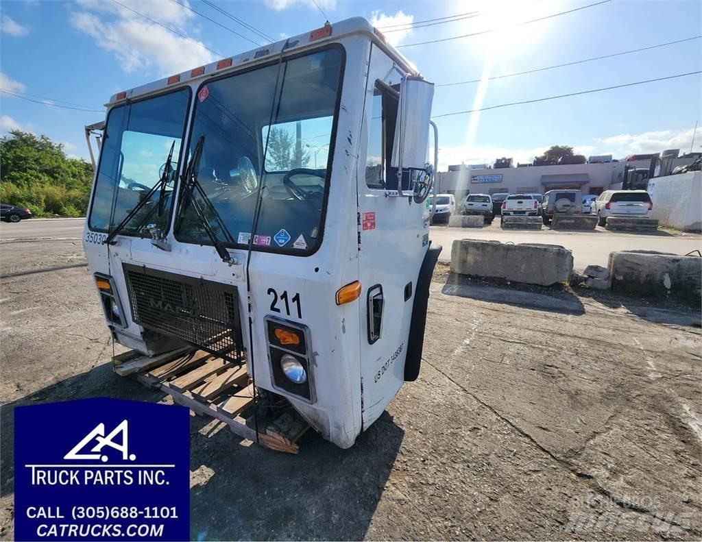 Mack LE613 Transport - Annet