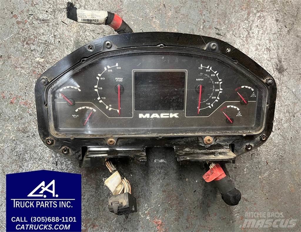 Mack LE613 Transport - Annet