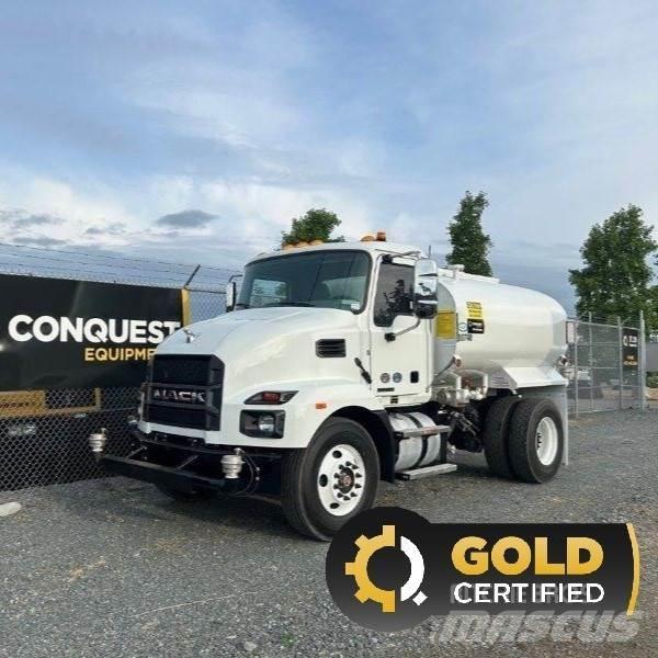 Mack MD642 Tankbiler
