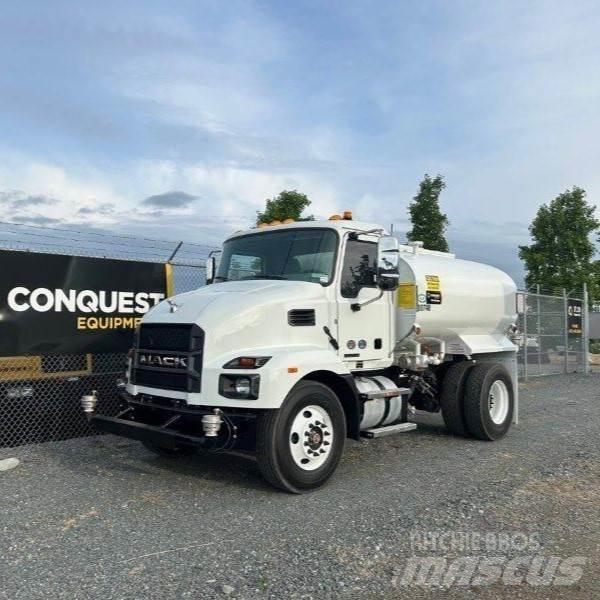 Mack MD642 Tankbiler