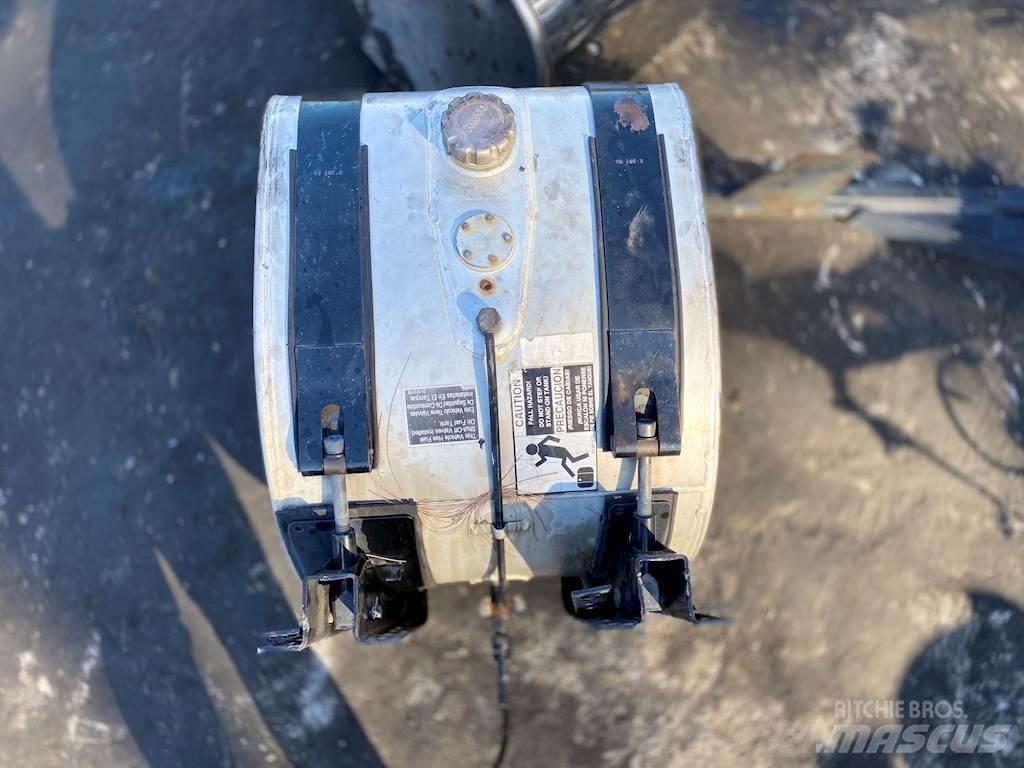 Volvo VNM Tankbiler