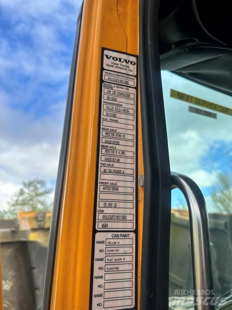 Volvo WG64 Tippbil