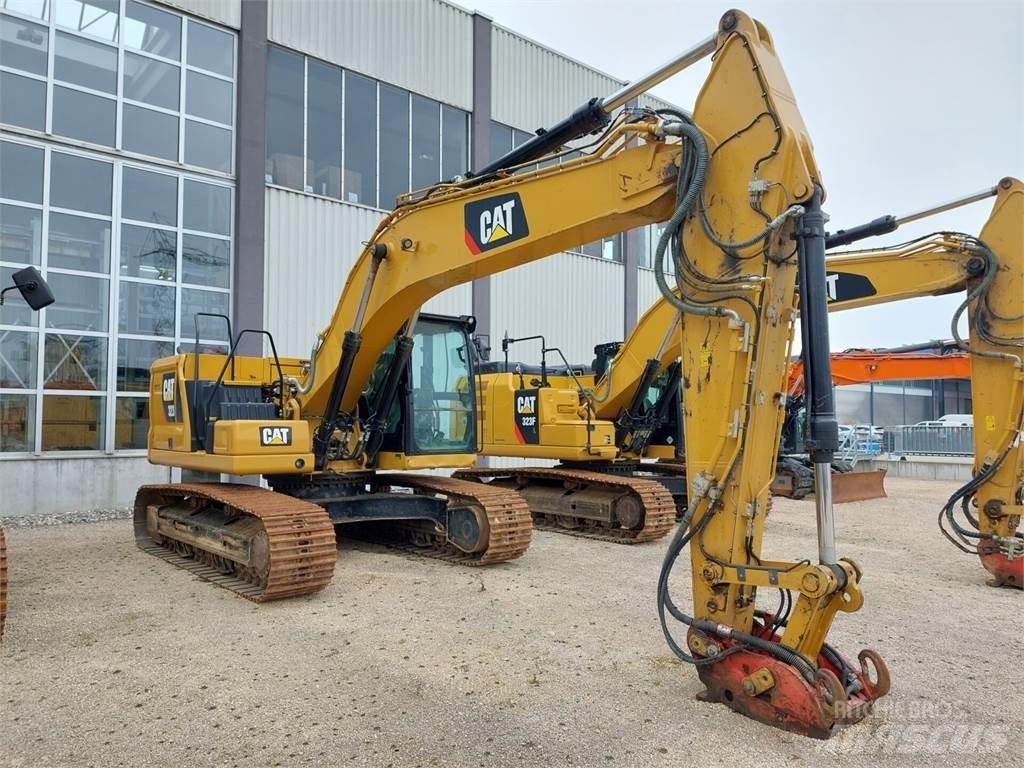 CAT 323 Beltegraver