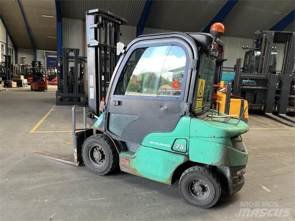 Mitsubishi FD25N Gaffeltrucker - Annet
