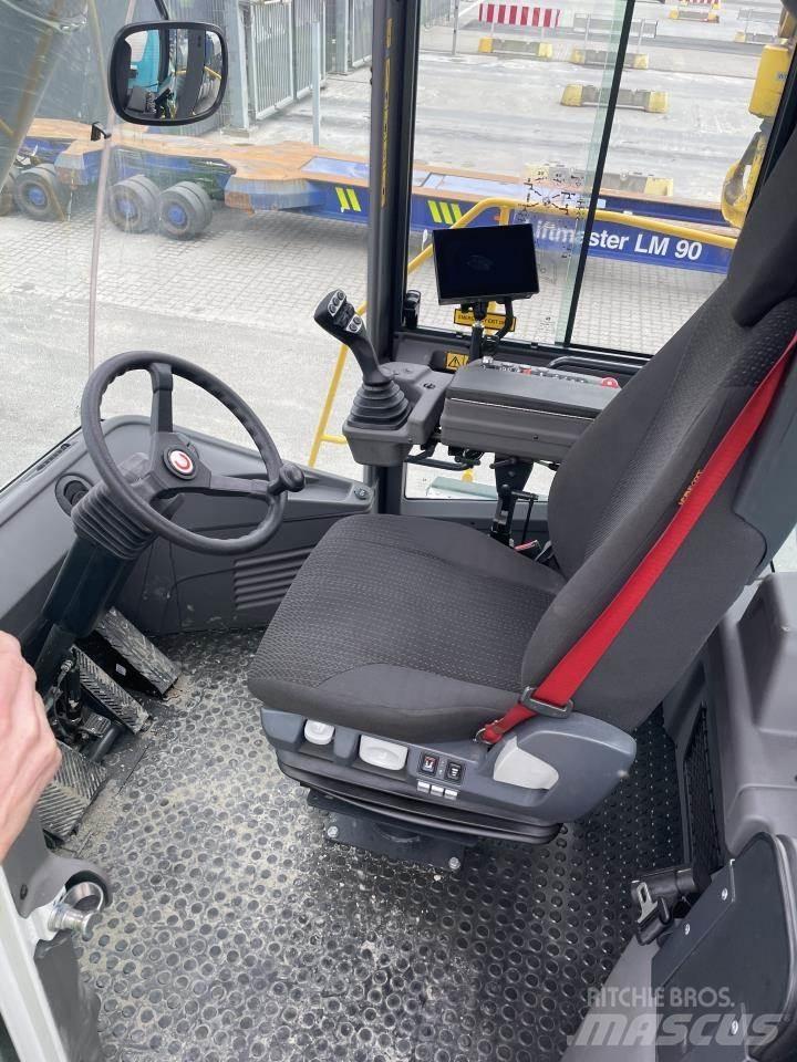 SMV 4531 TC5 Skyvemasttruck