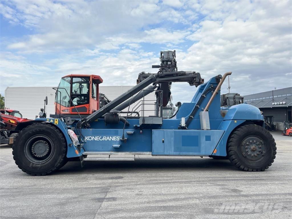 SMV 4538 CCX4 Skyvemasttruck