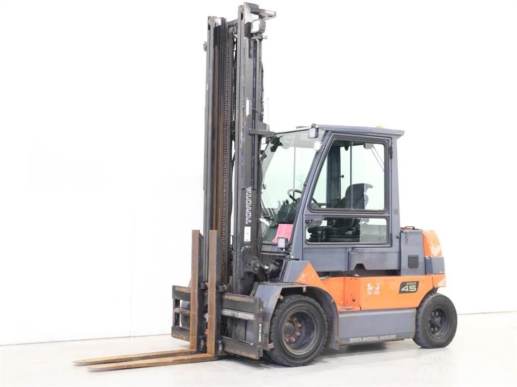 Toyota 7FBMF45 Gaffeltrucker - Annet