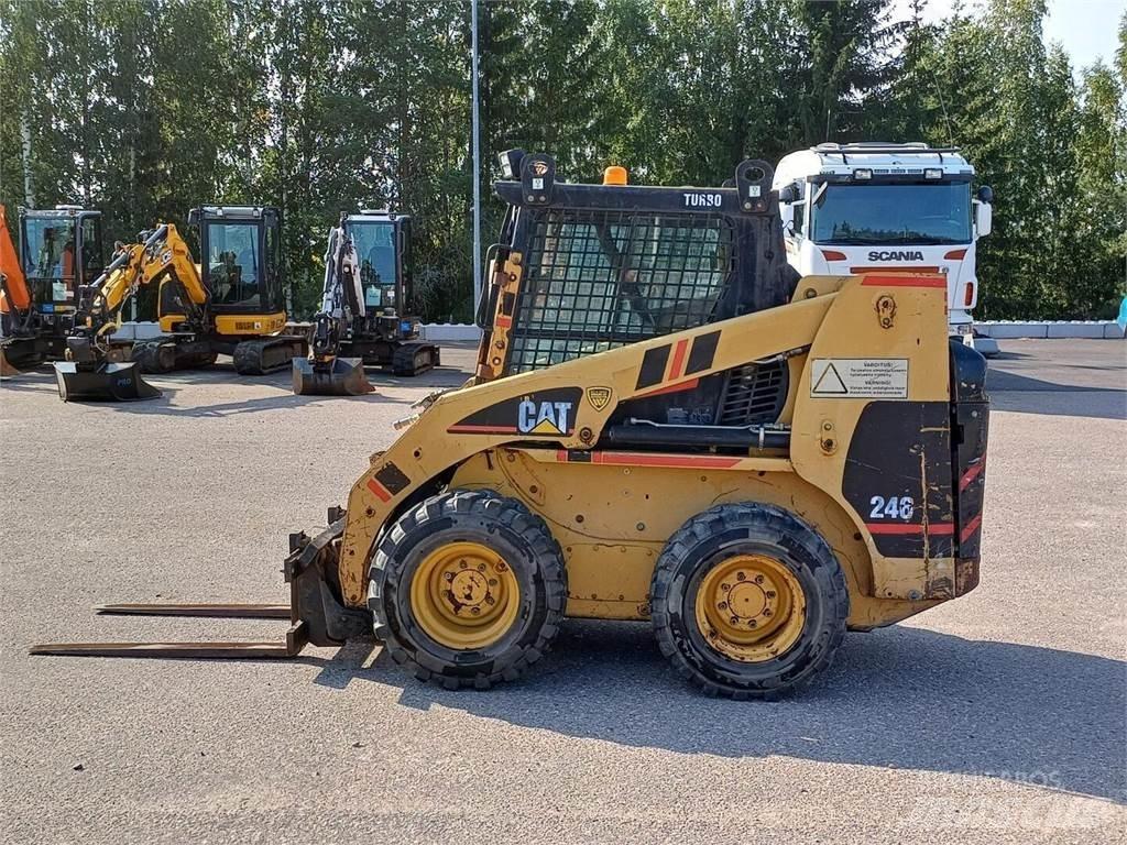 CAT 246 Kompaktlastere