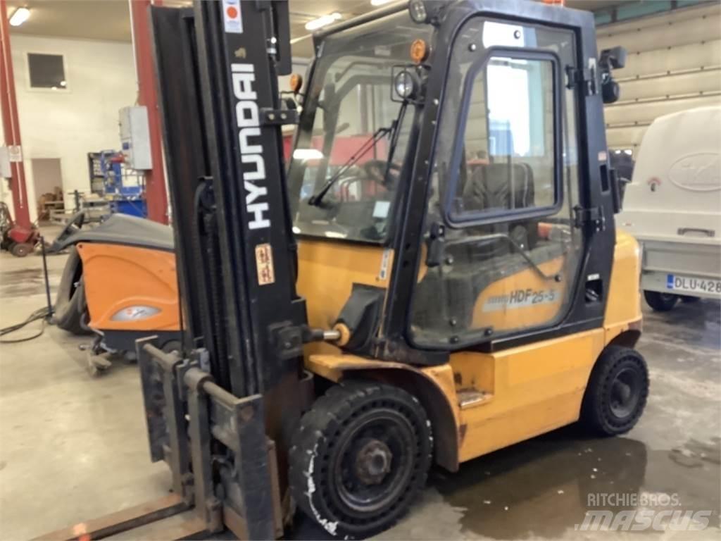 Hyundai HDE 25 E Diesel Trucker