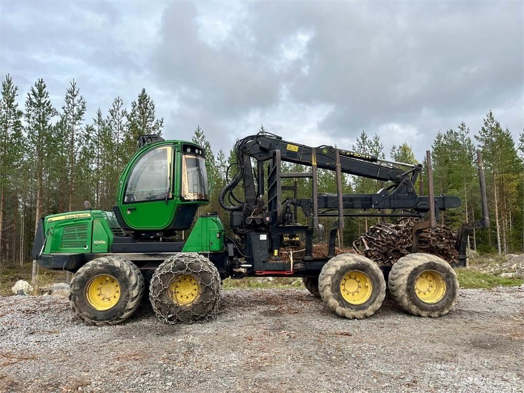 John Deere 1010E Lassbærere