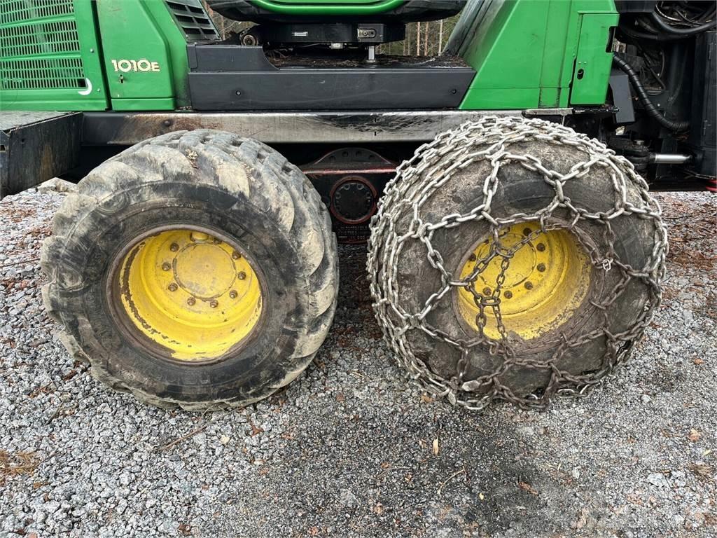 John Deere 1010E Lassbærere