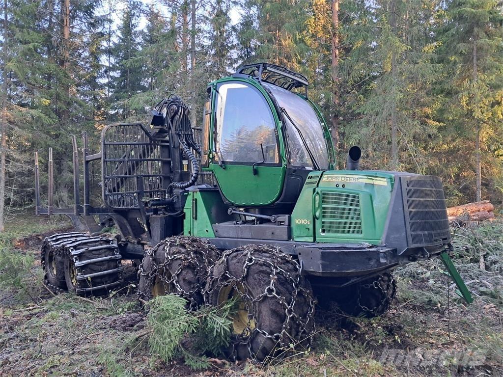 John Deere 1010e Lassbærere