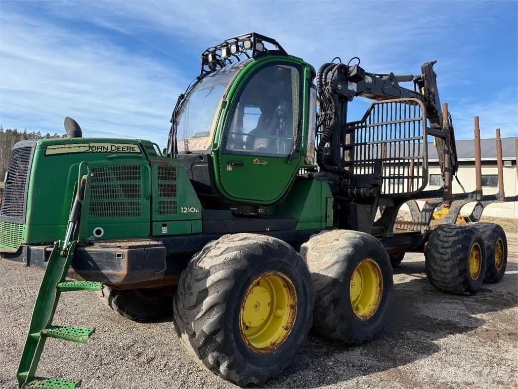 John Deere 1210E Lassbærere