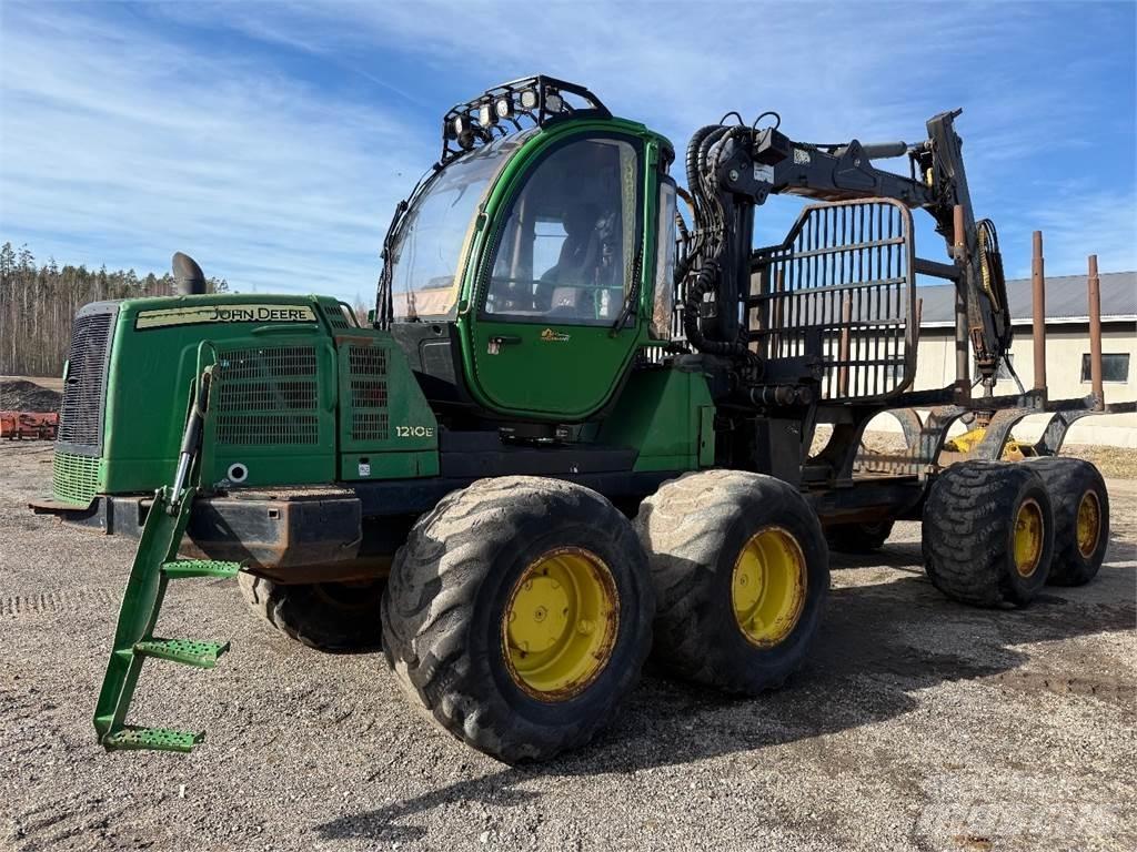 John Deere 1210E Lassbærere