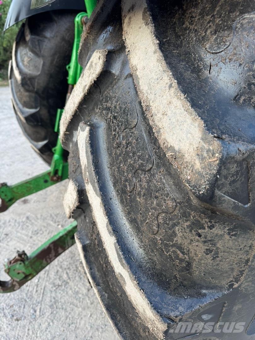 John Deere 6215R Traktorer