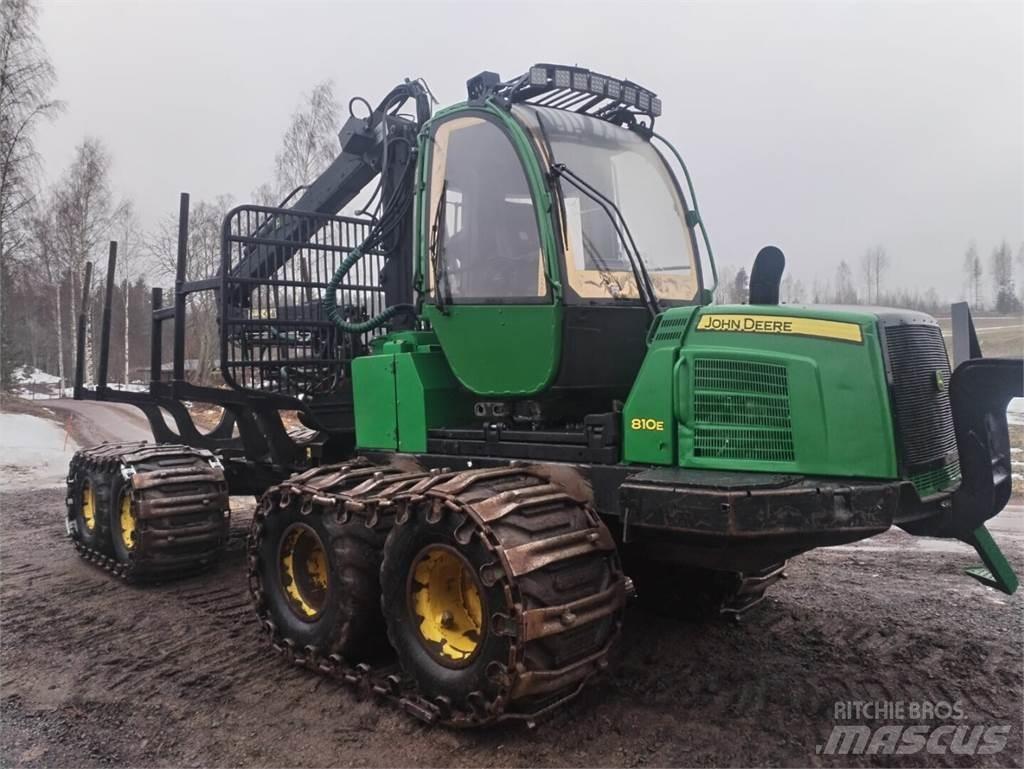 John Deere 810 E Lassbærere