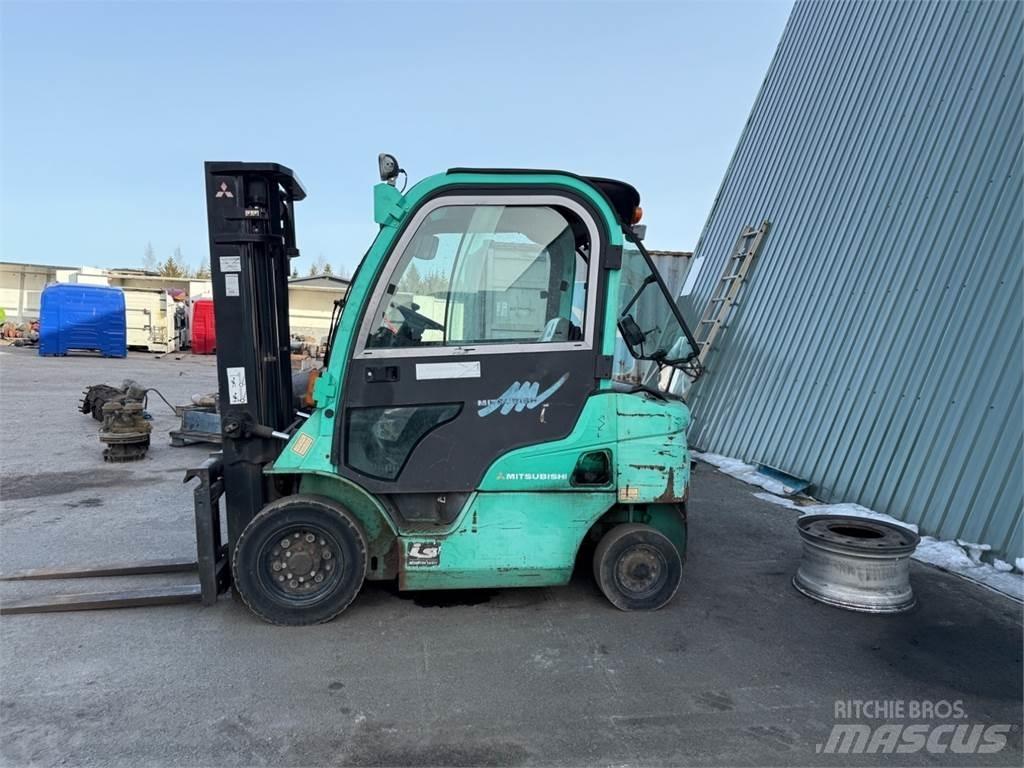 Mitsubishi FD20N Diesel Trucker
