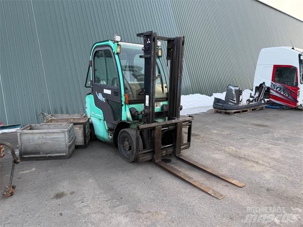 Mitsubishi FD20N Diesel Trucker