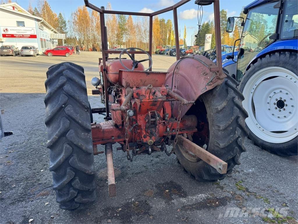 Nuffield 460 Traktorer