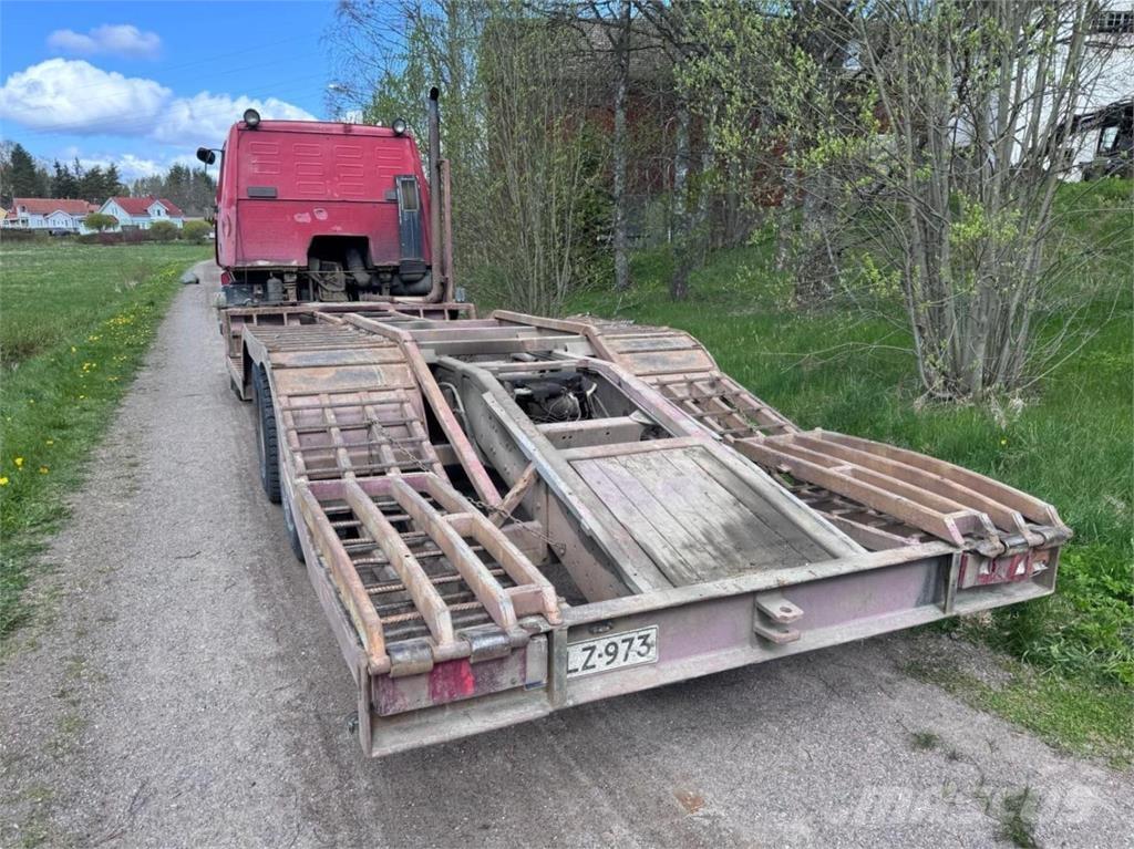 Sisu SM300 6X2 Spesialbiler for transport av skogsmaskiner