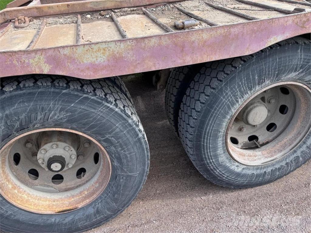 Sisu SM300 6X2 Spesialbiler for transport av skogsmaskiner