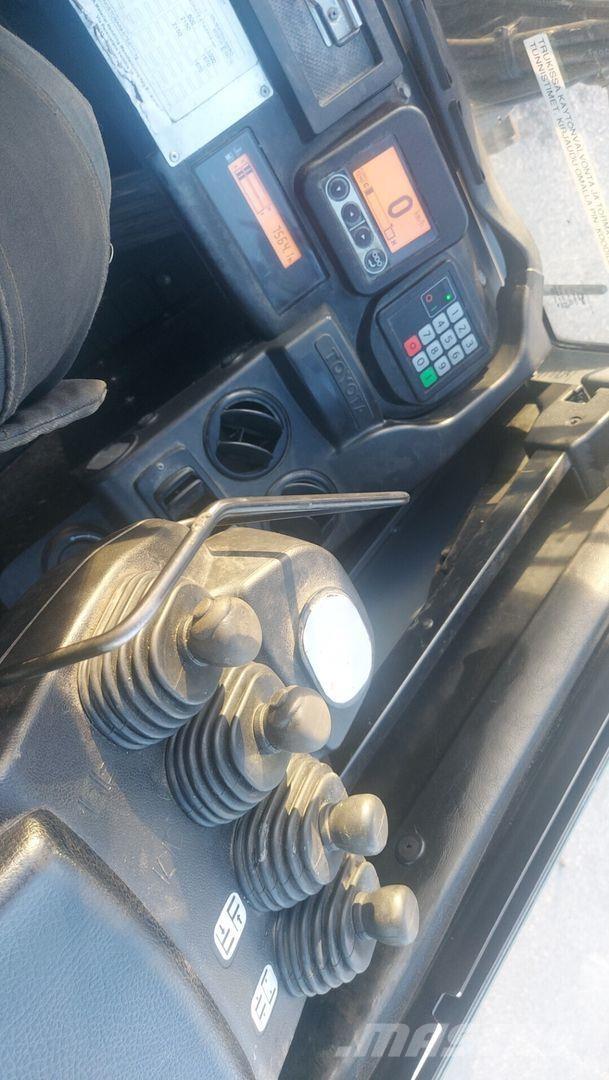 Toyota 8FDF25 Diesel Trucker