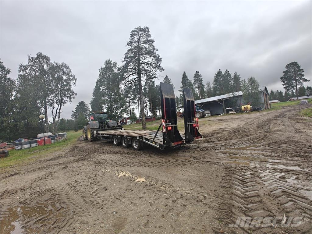 Tyrone 33 T Maskinhenger