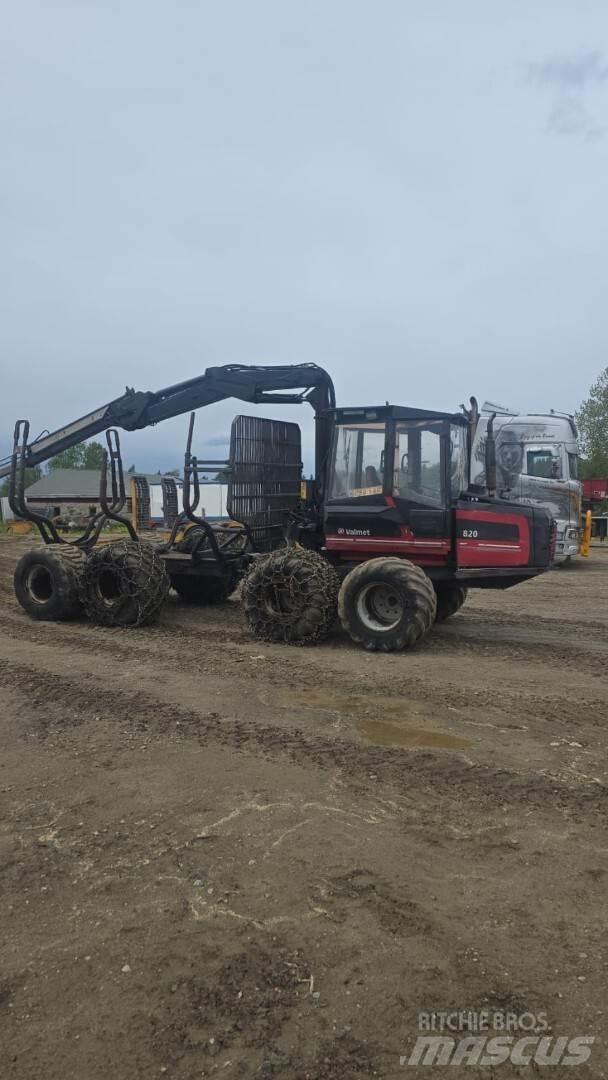 Valmet 820 Lassbærere