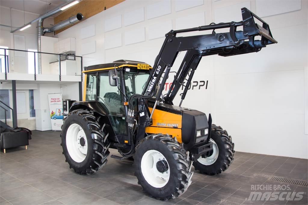 Valtra 800 Traktorer