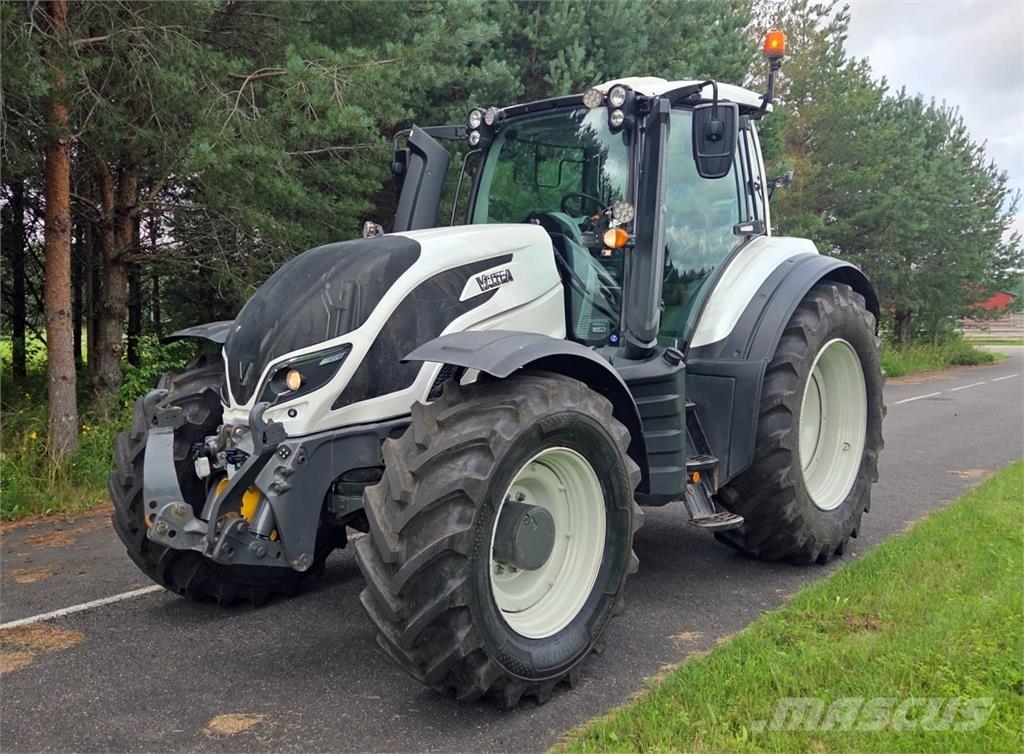 Valtra T254 Versu Traktorer