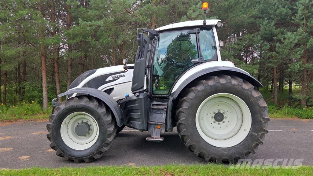Valtra T254 Versu Traktorer