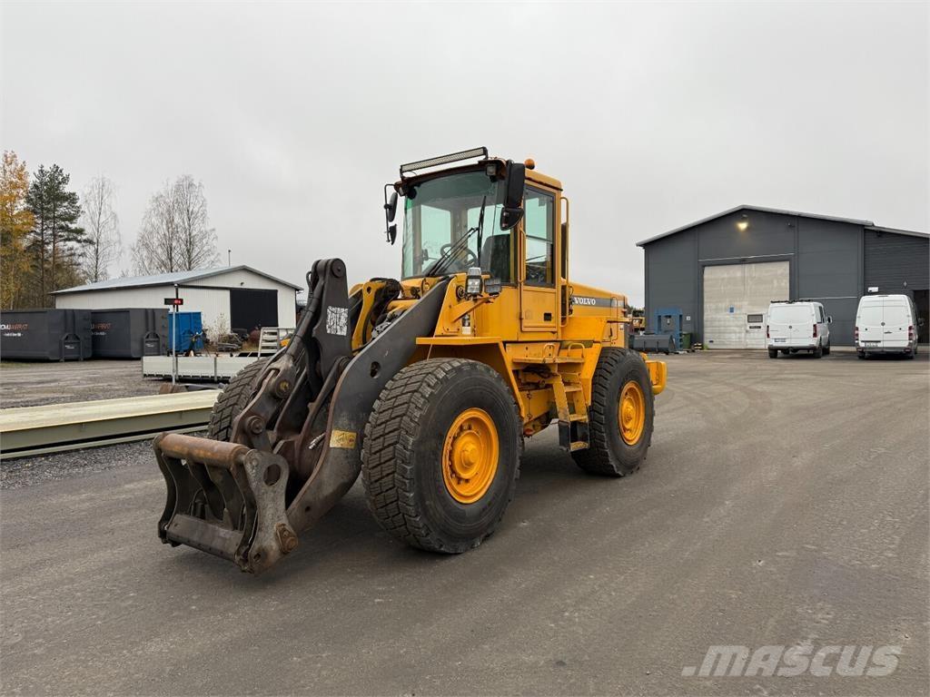 Volvo L90D Hjullastere