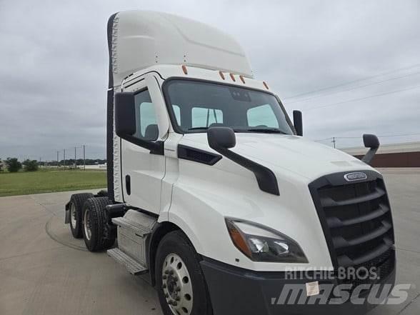 Freightliner CASCADIA 116 Trekkvogner