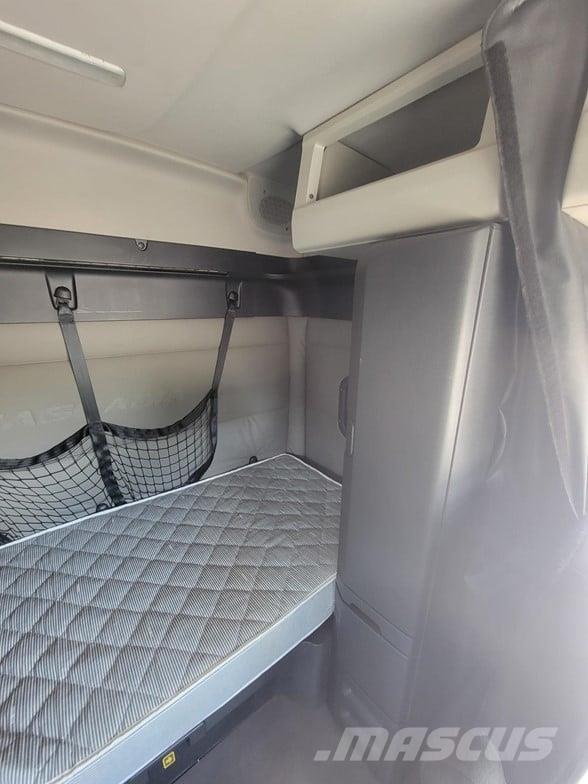 Freightliner CASCADIA 116 Trekkvogner