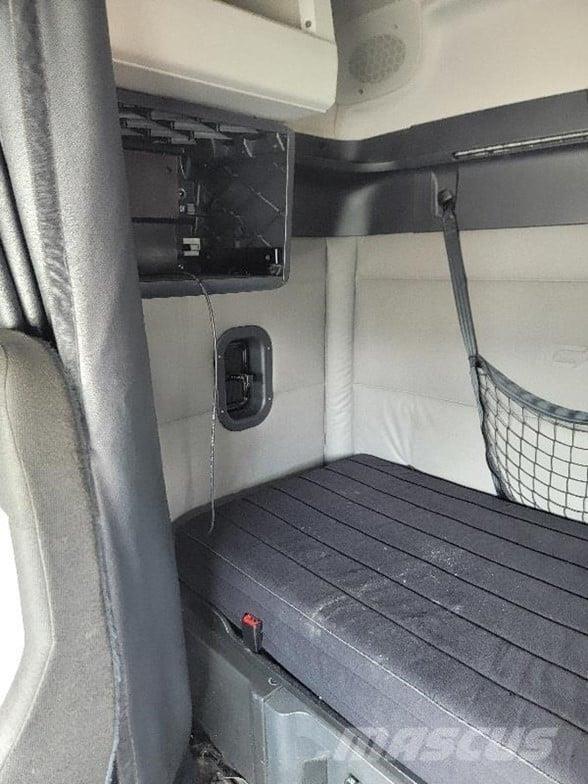 Freightliner CASCADIA 116 Trekkvogner