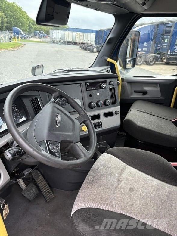 Freightliner CASCADIA 126 Trekkvogner