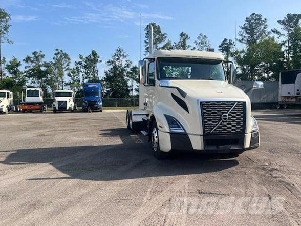 Volvo VNL64T300 Trekkvogner