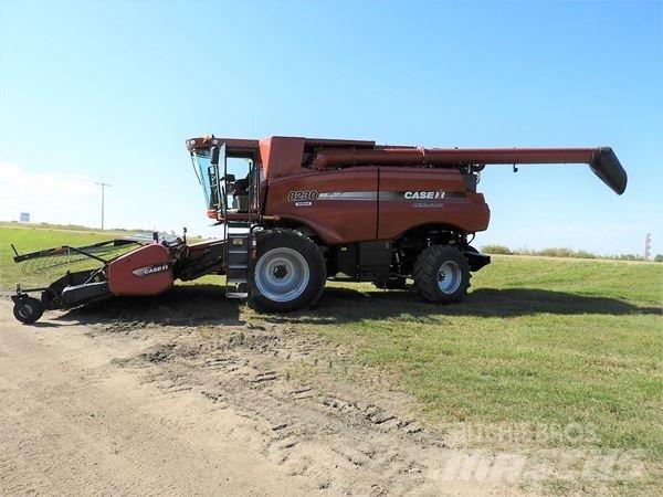 Case IH 8230 Skurtreskere