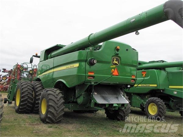 John Deere S680 Skurtreskere