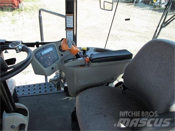 MacDon M150 Svanser